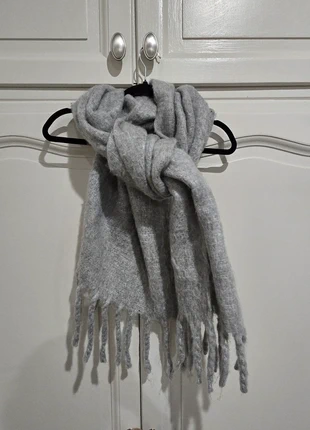 Grande écharpe grise extra douce, état: Très bon état, 9,00 €, 10,15 € Protection acheteurs incluse