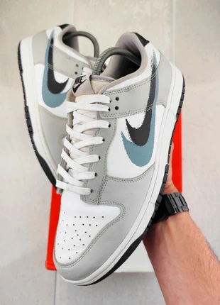 Baskets Sneackers Nike Dunk Low << Stencil Swoosh >> Taille 45, marque: Nike, état: Très bon état, taille: 45, 69,00 €, 73,15 € Protection acheteurs (Pro) incluse
