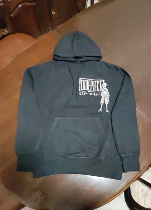 Sweatshirt One Piece, marca: Pull & Bear, estado: Muy bueno, tamaño: XS, 13,00 €, 14,35 € Protección al comprador incluida