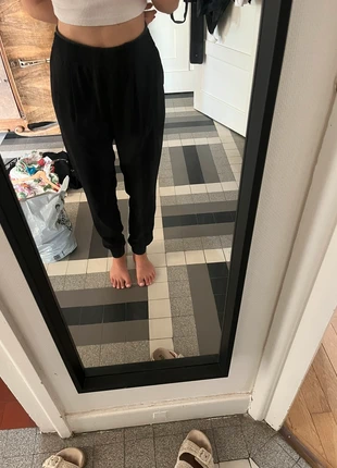 Pantalon noir, brand: Noir, condizioni: Buone, taglia: M / IT 42 / EU 38, €3.00, €3.85 include la Protezione acquisti