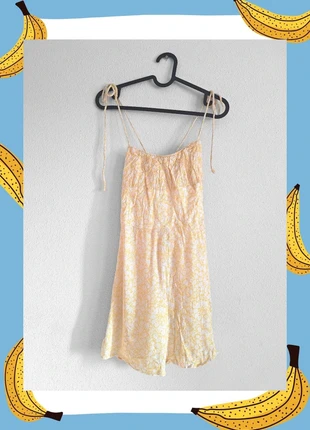 Mono corto amarillo flloral - Combishort jaune fleurs bretelles réglables (Bershka), marca: Bershka, estado: Muy bueno, tamaño: M / 38 / 10, 12,99 €, 14,34 € Protección al comprador incluida