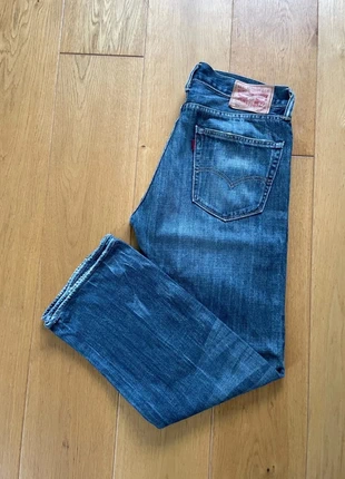 Jean Lévis 505 100% coton bleu W32 L34 - Coupe droite, marque: Levi's, état: Bon état, taille: M, 19,00 €, 20,65 € Protection acheteurs (Pro) incluse