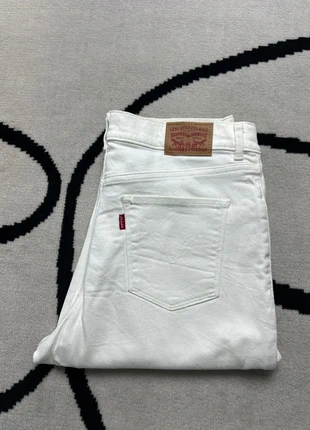Jean Levi’s classic crop W30 blanc J200103, marque: Levi's, état: Très bon état, taille: L / 40 / 12, 18,00 €, 19,60 € Protection acheteurs (Pro) incluse