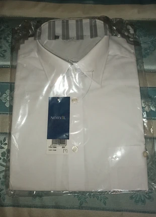 Camisa Norvil, brand: Norvil, condizioni: Nuovo con cartellino, taglia: M, €10.00, €11.20 include la Protezione acquisti