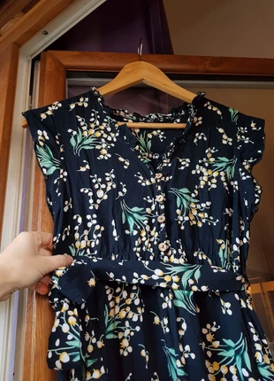 Robe fine imprimés muguets, staat: Heel goed, maat: M / 38 / 10, € 7,50, € 8,58 inclusief Kopersbescherming