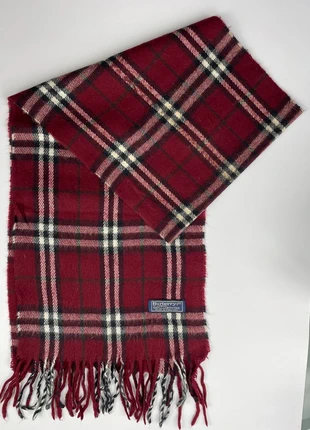 Écharpe Burberry à carreaux  rouge 100% laine d’agneau       C3-22, marke: Burberry, zustand: Sehr gut, 35,00 €, 37,45 € inklusive Vinted-Käuferschutz