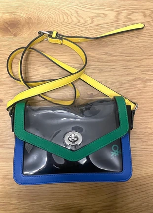 Super Cute United Colors of Benetton Multi-Color Shoulder Bag 2-in-1 with Removable Pouch, marque: United Colors of Benetton, état: Très bon état, 11,00 €, 12,25 € Protection acheteurs incluse