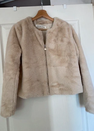 Veste en fausse fourrure beige, brand: Cache Cache, condizioni: Nuovo senza cartellino, taglia: M / IT 42 / EU 38, €10.00, €11.20 include la Protezione acquisti
