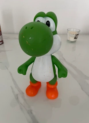 Figurine yoshi, merk: Yoshi, staat: Goed, maat: Prematuur, tot 44 cm, € 6,00, € 7,00 inclusief Kopersbescherming