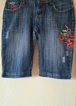 Très joli Bermuda, marke: FIRST LOVE, zustand: Sehr gut, größe: XXL / 44 / 16, 5,00 €, 5,95 € inklusive Vinted-Käuferschutz