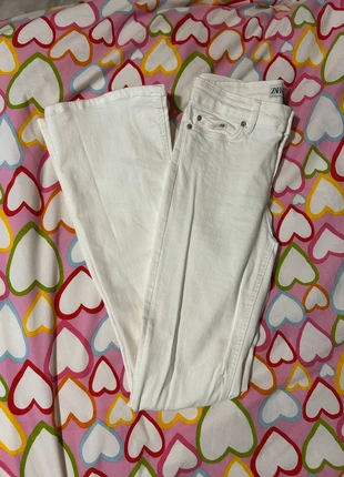 Vaqueros flare Zara talla 34 nuevos, marca: Zara, estado: Nuevo sin etiquetas, tamaño: XS / 34 / 6, 16,00 €, 17,50 € Protección al comprador incluida