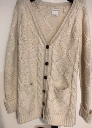 Cárdigan color crema, brand: Pull & Bear, condizioni: Buone, taglia: S / IT 40 / EU 36, €5.00, €5.95 include la Protezione acquisti