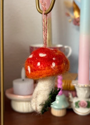 Needle felted toadstool, marque: Cece Lapin, état: Neuf sans étiquette, 14,50 €, 15,93 € Protection acheteurs incluse