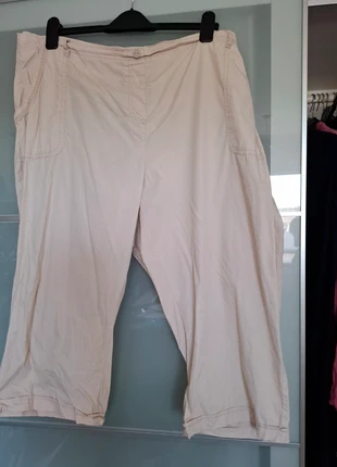 Beige cropped trousers, brand: Bonmarché, condition: Satisfactory, size: 6XL / UK 40-42, £2.00, £2.80 includes Buyer Protection