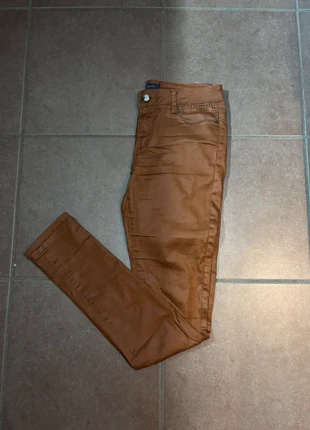 Jean skinny marron effet brillant – Cache Cache – Taille 36, marke: Cache Cache, zustand: Sehr gut, größe: S / 36 / 8, 7,50 €, 8,58 € inklusive Vinted-Käuferschutz