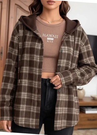 Veste à carreaux marron avec capuche - style oversize & casual, staat: Heel goed, maat: M / 38 / 10, € 39,90, € 42,60 inclusief Kopersbescherming