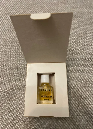 Raro profumo mignon Parure Guerlain del 1975, brand: Guerlain, condizioni: Nuovo senza cartellino, €50.00, €53.20 include la Protezione acquisti