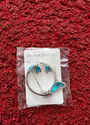 Ladies jewellery set new, brand: Fashion Jewellery, condition: New with tags, £3.00, £3.85 includes Buyer Protection
