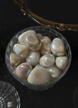 Aura moonstone tumble, brand: Crystal, condition: Very good, £1.50, £2.28 includes Buyer Protection