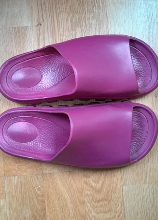 Burgundy rubber slides by FP Movement, brand: Fp movement, condition: Good, size: 8, £6.00, £7.00 includes Buyer Protection