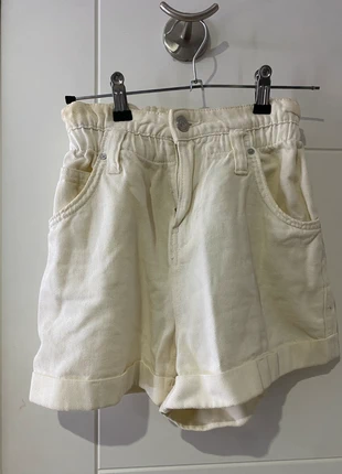 Pantalón corto blanco, marque: Bershka, état: Bon état, taille: XXS / 32 / 4, 2,00 €, 2,80 € Protection acheteurs incluse