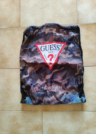 Sacca Guess camouflage. One size, marque: GUESS, état: Neuf sans étiquette, 12,00 €, 13,30 € Protection acheteurs incluse
