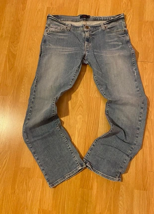 Pantalones Levi’s, marca: Levi's, estado: Bueno, tamaño: M, 8,00 €, 9,10 € Protección al comprador incluida