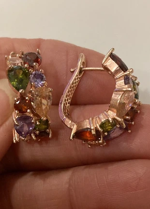 Boucles d’oreilles dorées et pierres, marque: Bijouterie Fantaisie, état: Neuf sans étiquette, 4,50 €, 5,43 € Protection acheteurs incluse