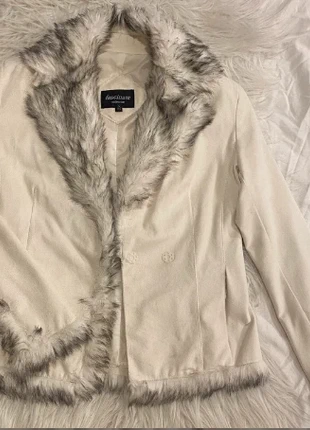 Veste Blanche en Fourrure Synthétique, marke: Fascinate, zustand: Sehr gut, größe: S / 36 / 8, 10,30 €, 11,52 € inklusive Vinted-Käuferschutz