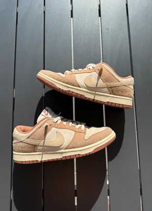 Dunk low medium curry, marque: Nike, état: Très bon état, taille: 41, 70,00 €, 74,20 € Protection acheteurs incluse