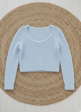 Cardigan court bleu ciel en maille douce à col rond et boutons, merk: Firferie, staat: Heel goed, maat: S / 36 / 8, € 25,90, € 27,90 inclusief Kopersbescherming