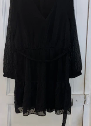 robe noire, dentelle à pois avec ceinture, marca: Kiabi, estado: Muito bom, tamanho: XL / 42 / 14, €4.00, €4.90 inclui Proteção do Comprador