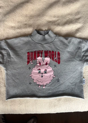 Call me frankie cropped bunny sweater maat 3-4 jaar, merk: call me frankie, staat: Heel goed, maat: 4 jaar / 104 cm, € 50,00, € 53,20 inclusief Kopersbescherming
