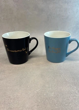 Lot de 2 mugs noirs et bleus – Inscription dorée, staat: Heel goed, € 2,00, € 2,80 inclusief Kopersbescherming