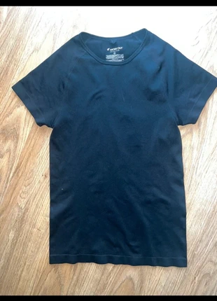 T-shirt noir, marque: Primark, état: Très bon état, taille: S / 36 / 8, 3,00 €, 3,85 € Protection acheteurs incluse