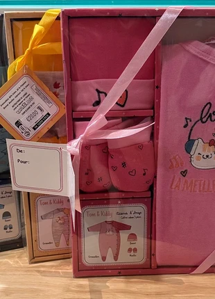 Coffret naissance 0-6mois, merk: Tom&Kiddy, staat: Nieuw met prijskaartje, maat: 1-3 maanden / 56 cm, € 20,00, € 21,70 inclusief Kopersbescherming Pro