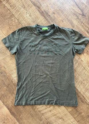 Hugo Boss T-shirt, marque: Hugo Boss, état: Bon état, taille: S, 5,00 €, 5,95 € Protection acheteurs incluse