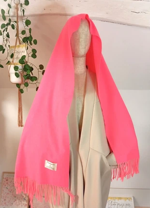 Écharpe Rose Fluo – touche audacieuse et lumineuse, brand: Cashmere, condition: Very good, €25.00, €26.95 includes Buyer Protection Pro