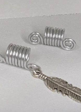 Bague de cheveux plume fairycore médiéval elfe witch tresse dreadlocks ateba, marque: la taverne des elfes, état: Neuf avec étiquette, 5,00 €, 5,95 € Protection acheteurs (Pro) incluse