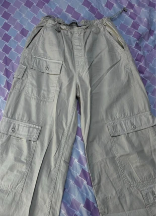 Parachute pants beige con lacci regolabili, marca: Bershka, estado: Muito bom, tamanho: S / 36 / 8, €5.00, €5.95 inclui Proteção do Comprador