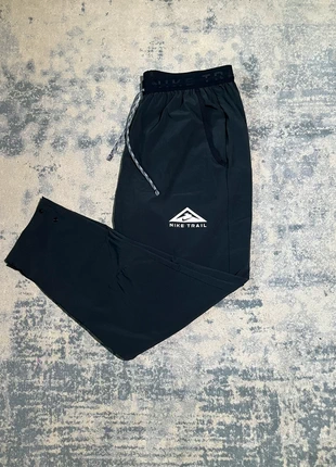 Pantalon Nike trail L mais taille comme du S, marke: Nike, zustand: Neu, größe: S, 89,99 €, 95,19 € inklusive Vinted-Käuferschutz