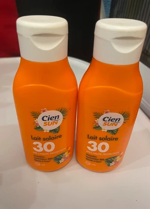 Lot de 2x Lait 🧴solaires Cien Sun spf 30 250mL, marque: Cien, état: Neuf avec étiquette, 5,00 €, 5,95 € Protection acheteurs incluse