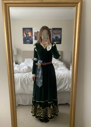 Robe Médiévale Verte Velours – Élégante / Celtique / Renaissance / Cosplay / Féérique, marke: Maison Elvaria, zustand: Sehr gut, größe: M / 38 / 10, 99,90 €, 105,60 € beinhaltet Vinted-Käuferschutz Pro