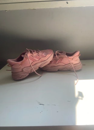 Chaussure adidas rose, marque: adidas, état: Neuf sans étiquette, taille: 37.5, 35,00 €, 37,45 € Protection acheteurs incluse