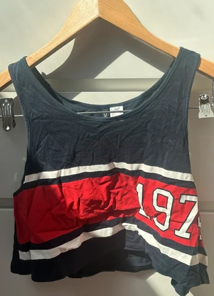 HM croptop 1974, marque: H&M, état: Satisfaisant, taille: S / 36 / 8, 1,00 €, 1,75 € Protection acheteurs incluse