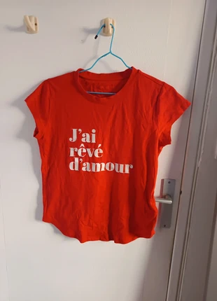 T shirt rouge J'ai rêvé d'amour. Taille S. zadig & Voltaire, brand: Zadig & Voltaire, condition: Very good, size: S / 36 / 8, €35.00, €37.45 includes Buyer Protection