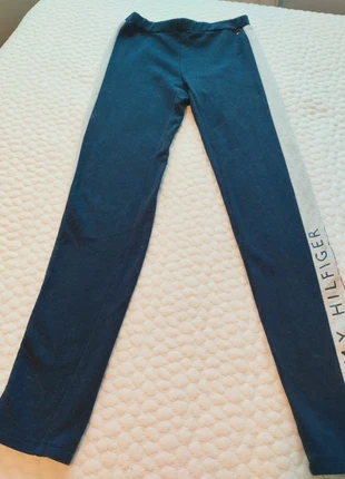 Leggin Tommy Hilfiger, marque: Tommy Hilfiger, état: Très bon état, taille: 14 ans / 164 cm, 10,00 €, 11,20 € Protection acheteurs incluse