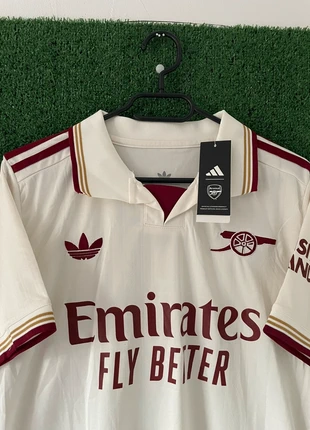 Maillot Arsenal Gyökeres, marque: Arsenal, état: Neuf avec étiquette, taille: S, 20,00 €, 21,70 € Protection acheteurs incluse