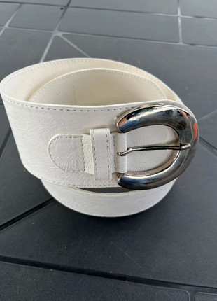 Ceinture blanche vintage, style chic, rétro, marke: Vintage Dressing, zustand: Sehr gut, größe: 110, 12,00 €, 13,30 € inklusive Vinted-Käuferschutz