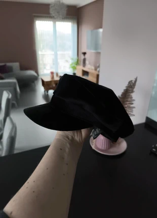 Béret type gavroche noir en velours de la marque the sting, marque: The Sting, état: Très bon état, taille: M, 10,00 €, 11,20 € Protection acheteurs incluse